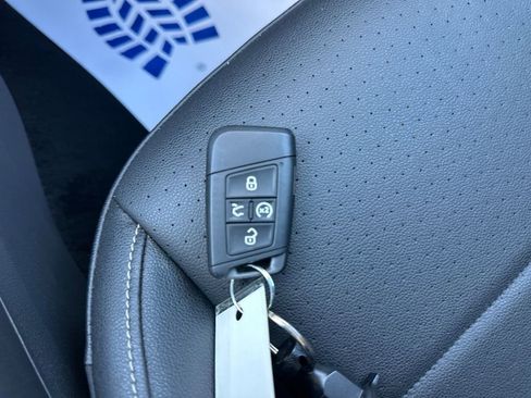 Used 2024 Volkswagen Jetta SE FWD image 27