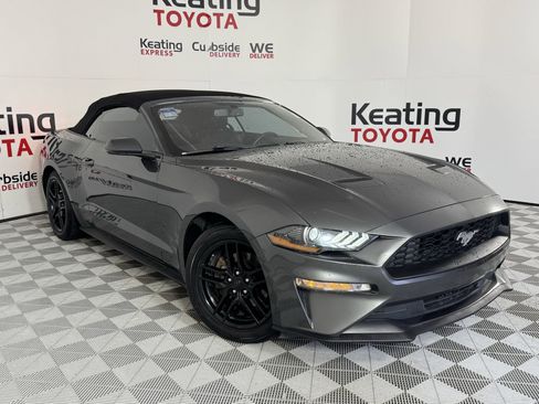 Used 2020 Ford Mustang Premium image 3
