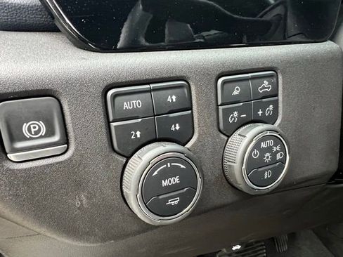 Used 2025 Chevrolet Silverado 1500 High Country AWD/4WD image 10