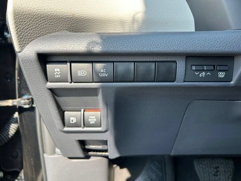 Used 2023 Toyota Sienna XLE w/ XLE Plus Package AWD/4WD image 13