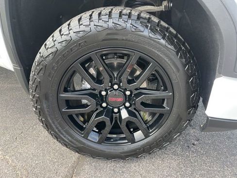 Used 2025 GMC Sierra 1500 AT4 AWD/4WD image 15