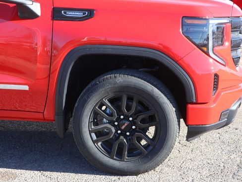 New 2026 GMC Sierra 1500 Elevation image 9