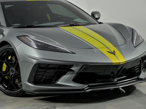 Used 2022 Chevrolet Corvette Stingray Premium Cpe w/ Z51 Performance Package image 3