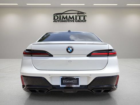 Used 2025 BMW 760i xDrive w/ Executive Package AWD/4WD image 4