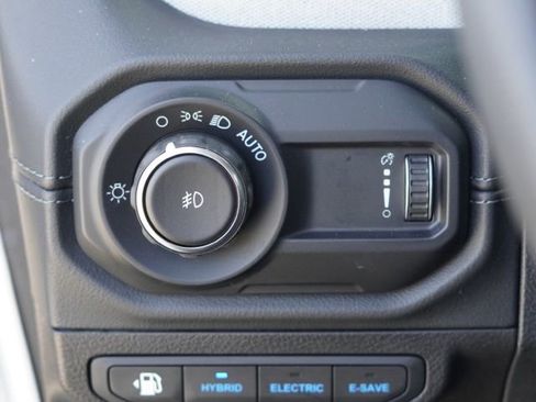 Used 2024 Jeep Wrangler Unlimited Sahara w/ Safety Group AWD/4WD image 20