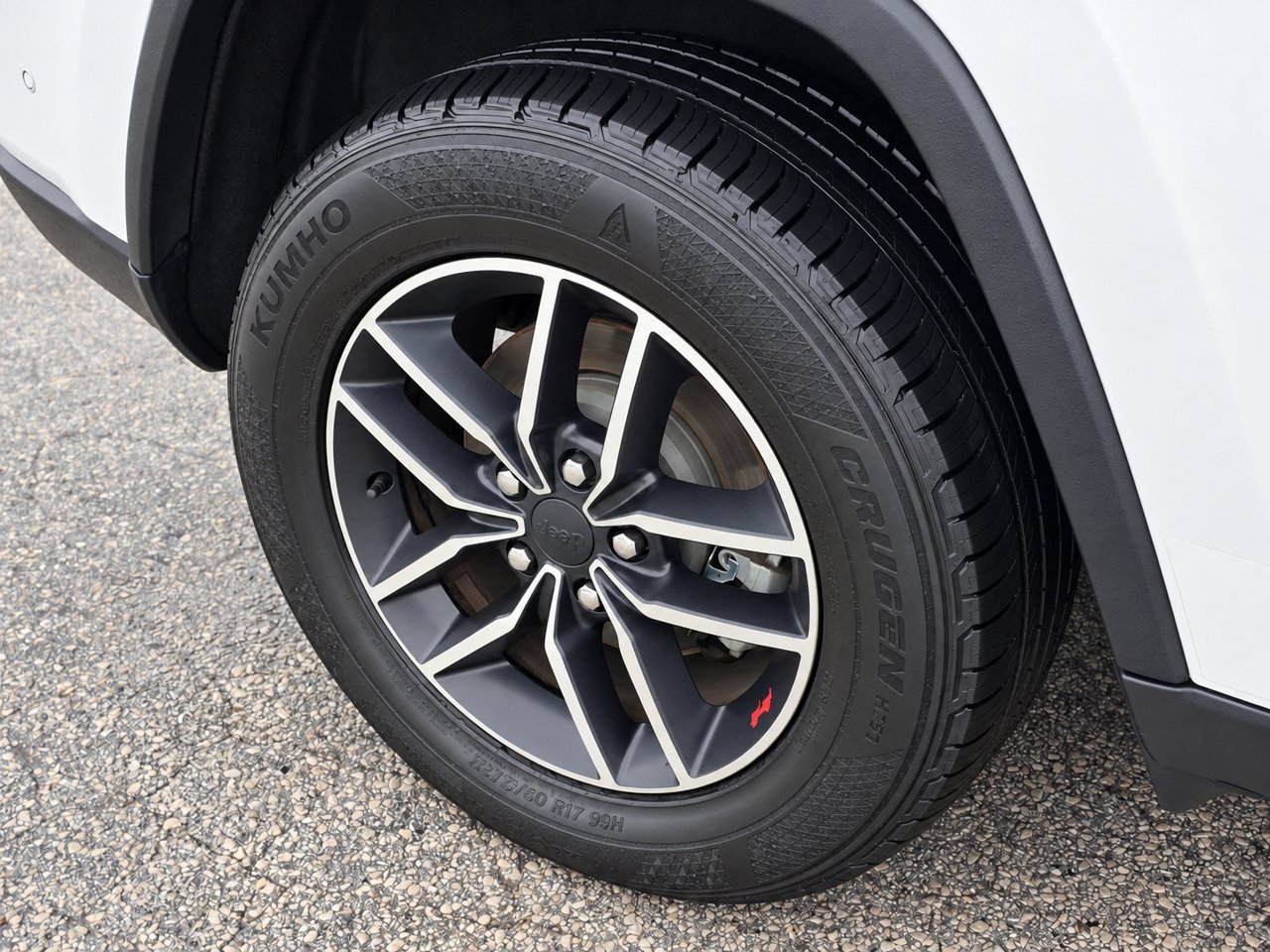 Used 2019 Jeep Grand Cherokee Trailhawk AWD/4WD image 11