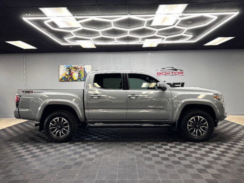 Used 2020 Toyota Tacoma TRD Sport w/ Technology Package RWD image 16