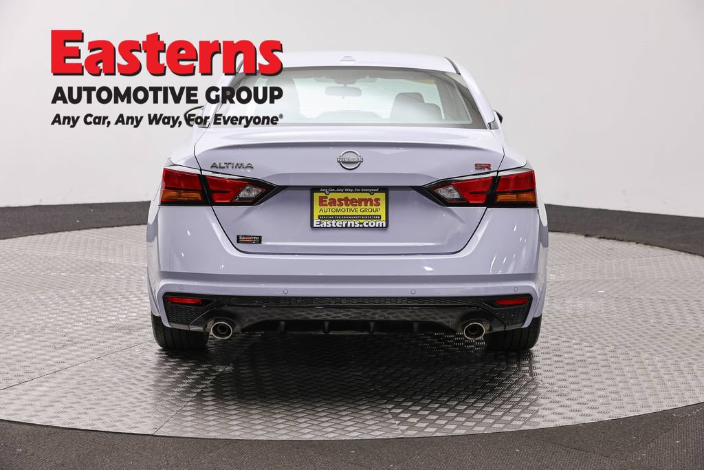 Used 2025 Nissan Altima 2.5 SR w/ SR Premium Package FWD image 8