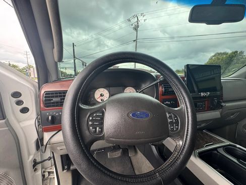 Used 2006 Ford F350 Lariat AWD/4WD image 20