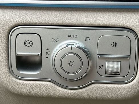 Used 2022 Mercedes-Benz GLS 450 4MATIC image 23