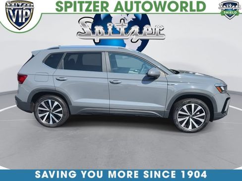 Used 2023 Volkswagen Taos SE w/ Panoramic Sunroof Package AWD/4WD image 10