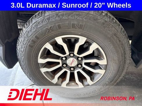 Used 2020 GMC Sierra 1500 AT4 w/ AT4 Premium Package AWD/4WD image 9