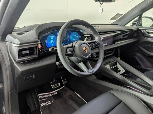 New 2025 Porsche Macan 4S Electric image 4