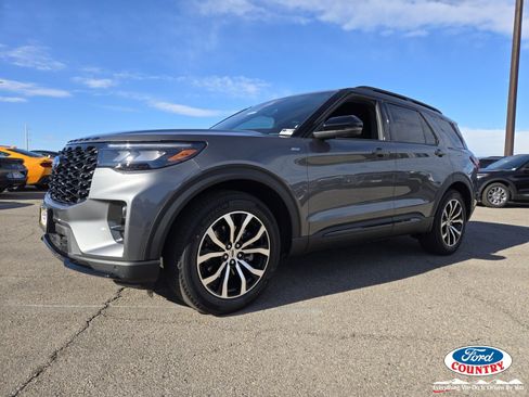 New 2026 Ford Explorer ST-Line w/ Premium Package image 2