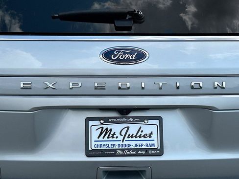 Used 2024 Ford Expedition XLT AWD/4WD image 12