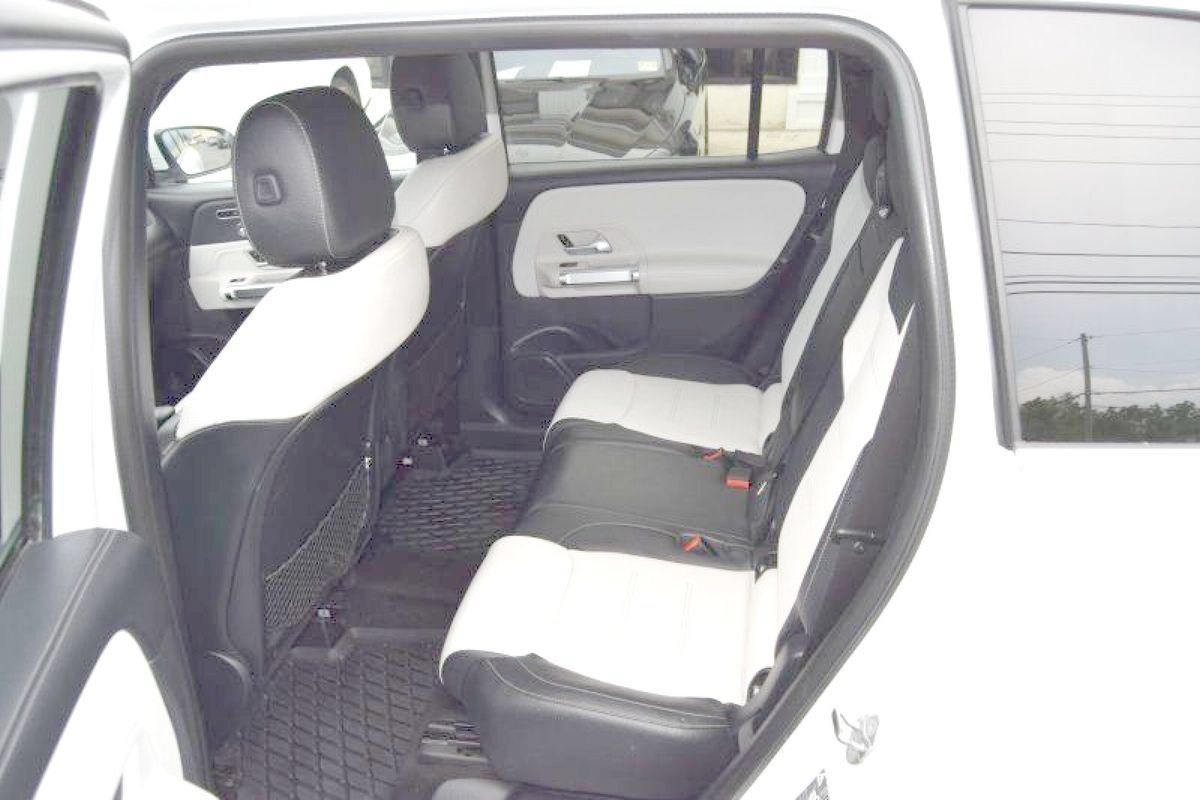 Used 2022 Mercedes-Benz GLB 250 4MATIC image 9