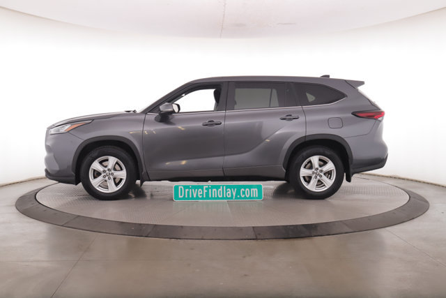 Used 2024 Toyota Highlander LE AWD/4WD image 9