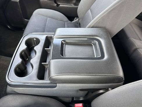 Used 2018 Chevrolet Silverado 1500 LT w/ Midnight Edition image 21