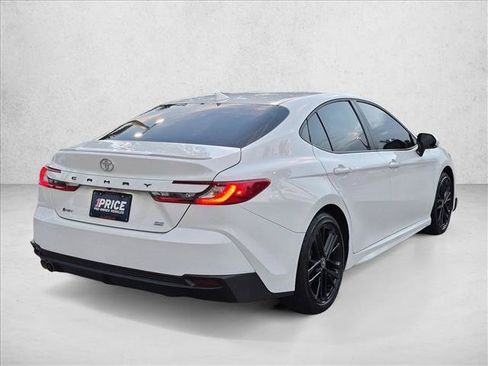 Used 2025 Toyota Camry SE w/ Convenience Package FWD image 5