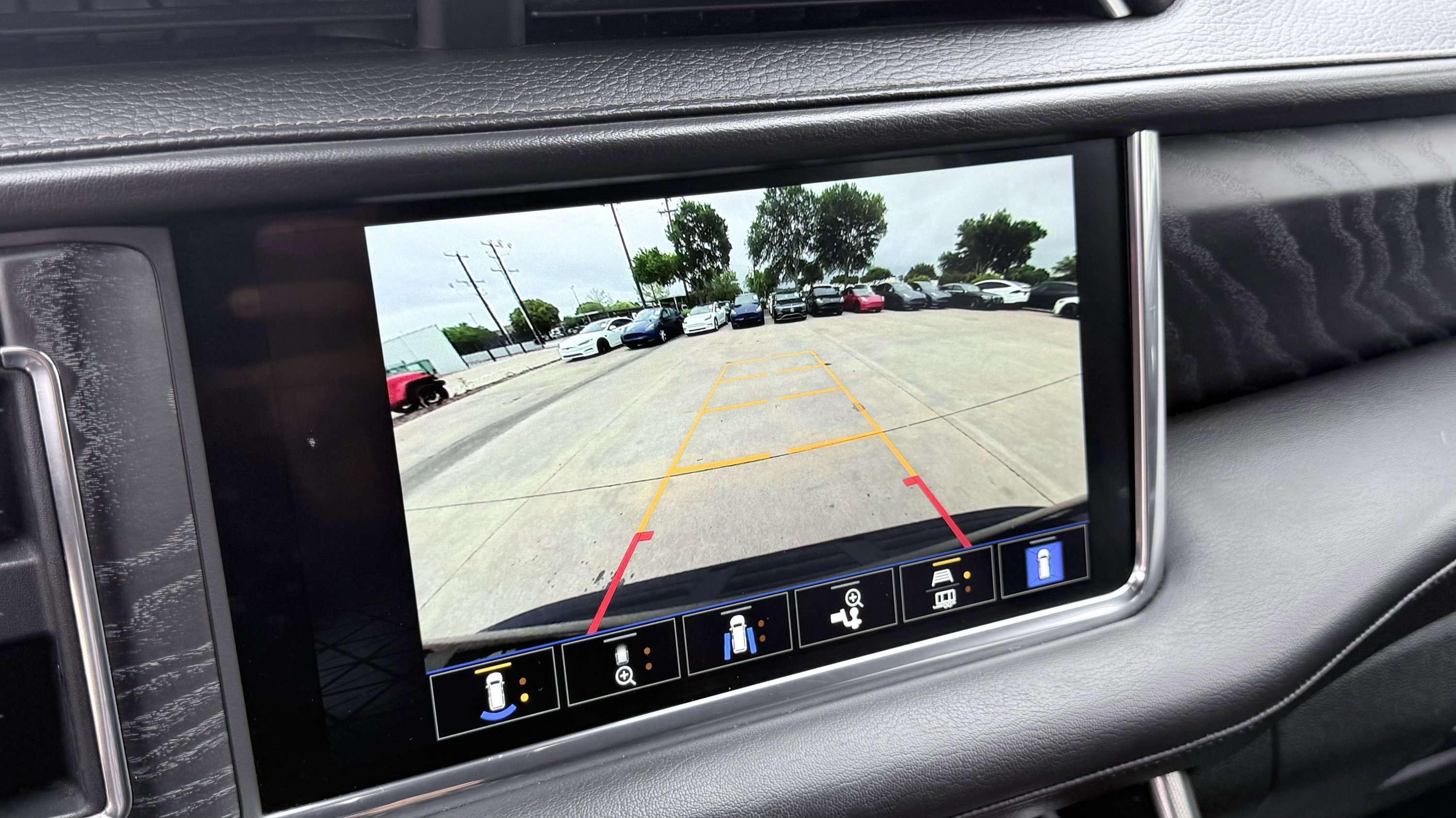 Used 2023 GMC Yukon Denali RWD image 66