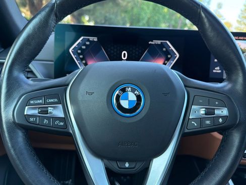 Used 2023 BMW i4 eDrive35 w/ Premium Package RWD image 29