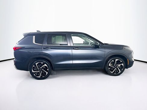 Used 2024 Mitsubishi Outlander SE image 10