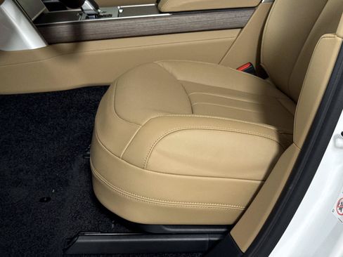 New 2026 Land Rover Range Rover Long Wheelbase SE AWD/4WD image 20