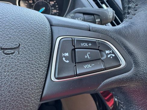Used 2019 Ford Escape Titanium AWD/4WD image 18