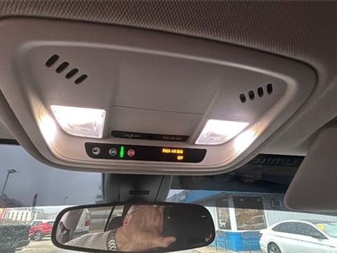 Used 2020 Chevrolet Traverse LS image 20