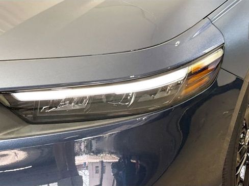 Certified 2025 Honda Accord SE image 18