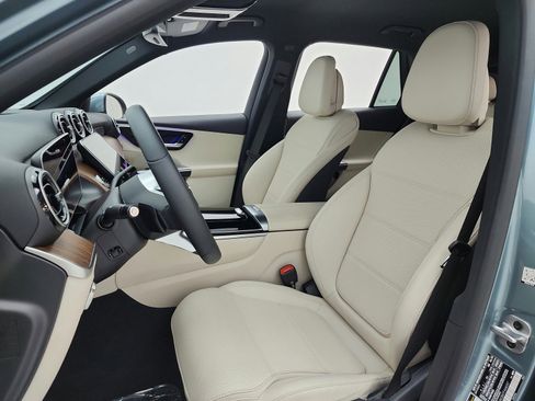 Certified 2026 Mercedes-Benz GLC 300 image 13