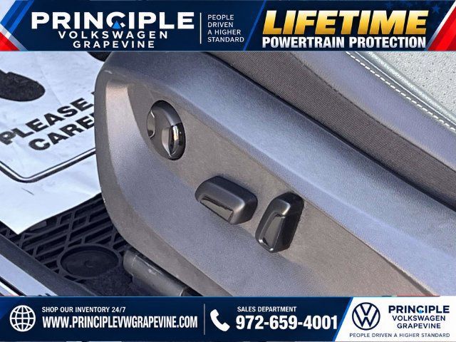 Used 2023 Volkswagen Tiguan SE R-Line FWD image 14