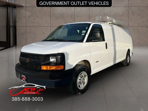 Used 2010 Chevrolet Express 2500 Extended image 3