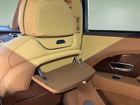 Used 2023 Bentley Bentayga Extended Wheelbase image 29