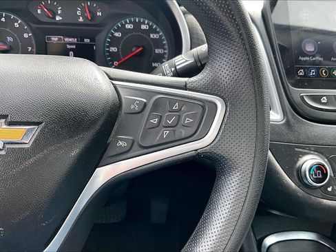 Used 2022 Chevrolet Malibu LT FWD image 17