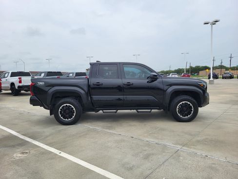 Used 2024 Toyota Tacoma TRD Off-Road AWD/4WD image 6