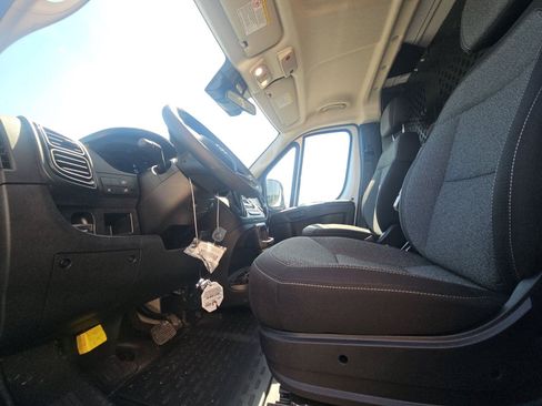 Used 2025 RAM ProMaster 2500 w/ U-Haul Equipment Group FWD image 7
