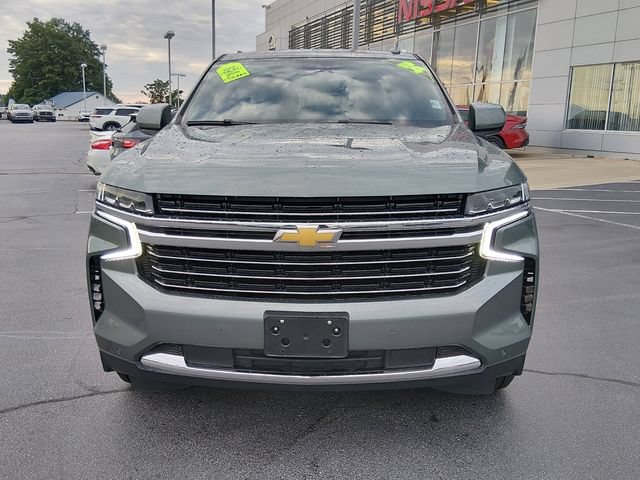 Used 2024 Chevrolet Suburban LT AWD/4WD image 8