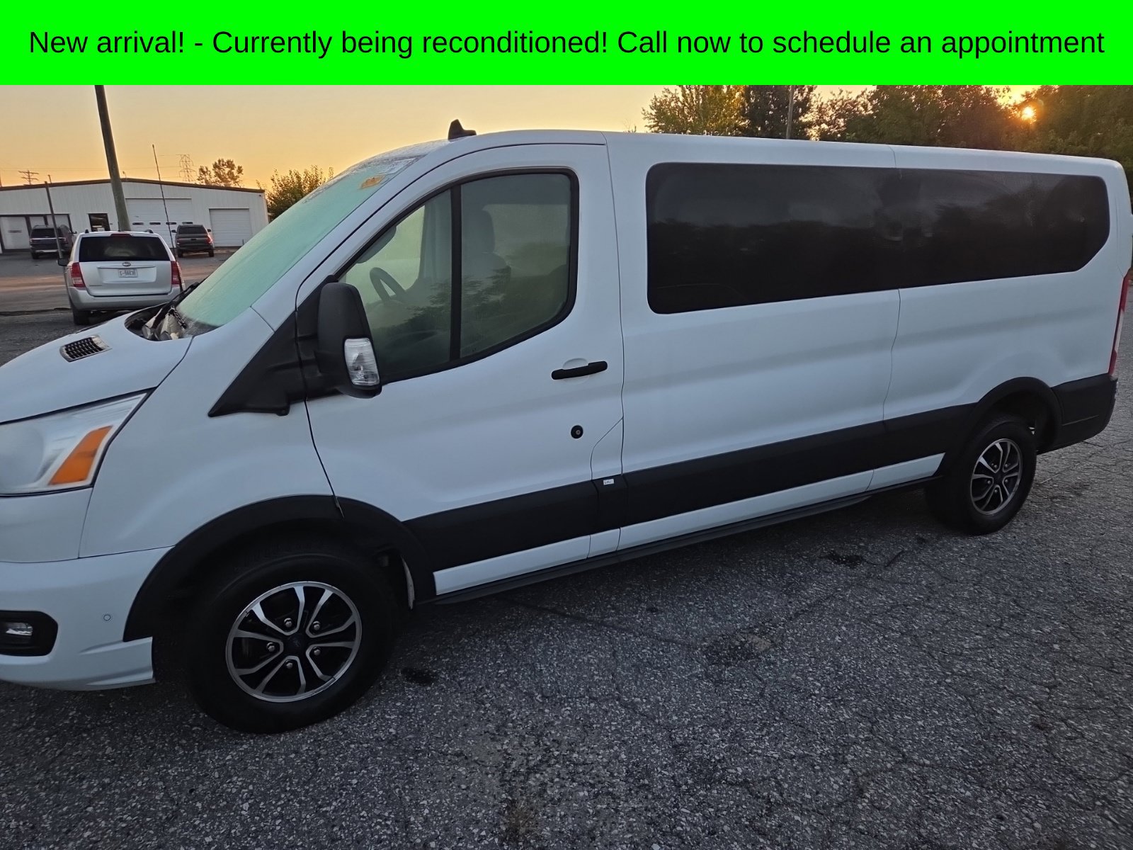 Used 2022 Ford Transit 350 XLT RWD image 4