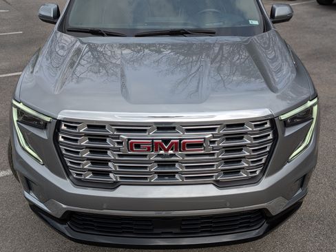 Used 2024 GMC Acadia Denali w/ Super Cruise Package image 12