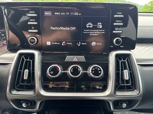 Used 2023 Kia Sorento LX FWD image 18