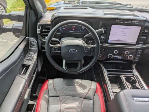 Used 2024 Ford F250 Lariat w/ Lariat Ultimate Package AWD/4WD image 16