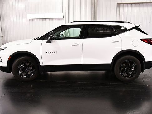 Used 2023 Chevrolet Blazer LT w/ Convenience Package AWD/4WD image 4