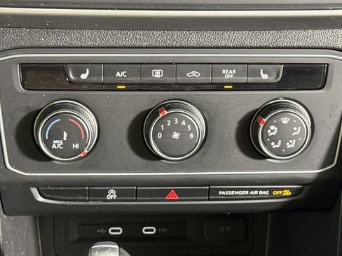 Used 2023 Volkswagen Atlas SE image 22