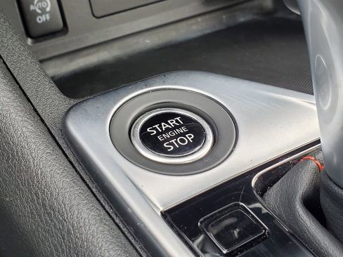 Used 2024 Nissan Sentra SR FWD image 29