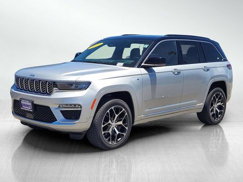 Used 2024 Jeep Grand Cherokee Summit AWD/4WD image 8