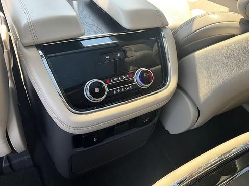 Used 2020 Lincoln Navigator Reserve w/ Luxury Package AWD/4WD image 31