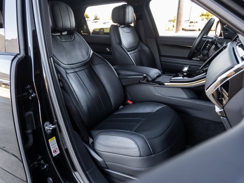 Used 2024 Land Rover Range Rover Sport Dynamic SE image 38