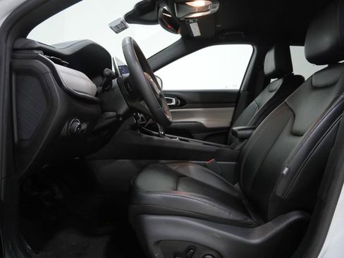 Used 2025 Jeep Compass Limited AWD/4WD image 12