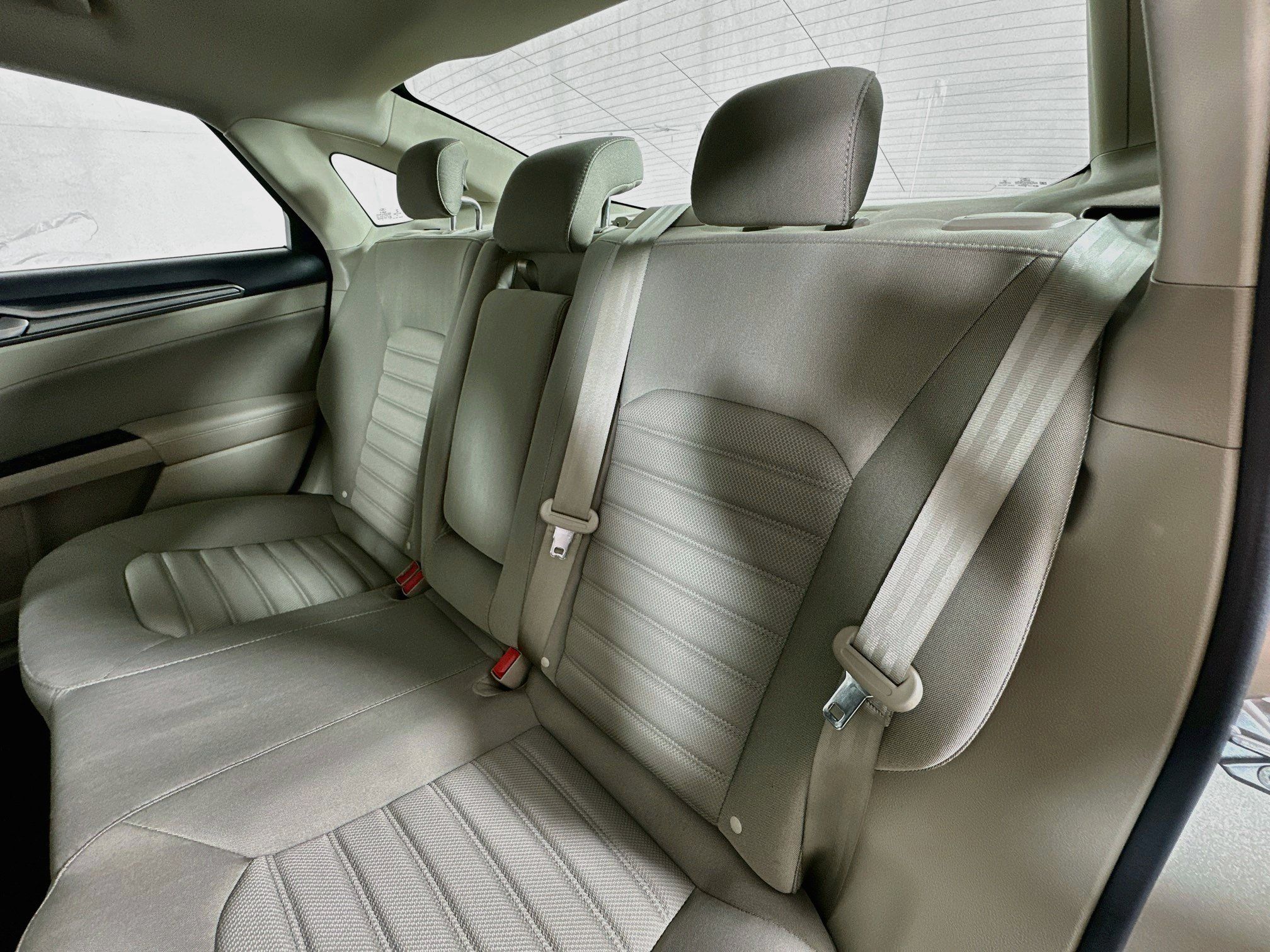 Used 2019 Ford Fusion SE FWD image 23